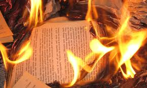 Le pagine che stanno bruciando
